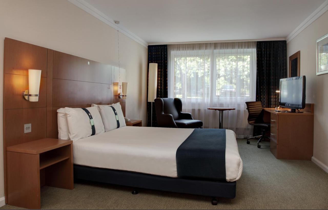 Holiday Inn London Brent Cross, An Ihg Hotel Exterior foto