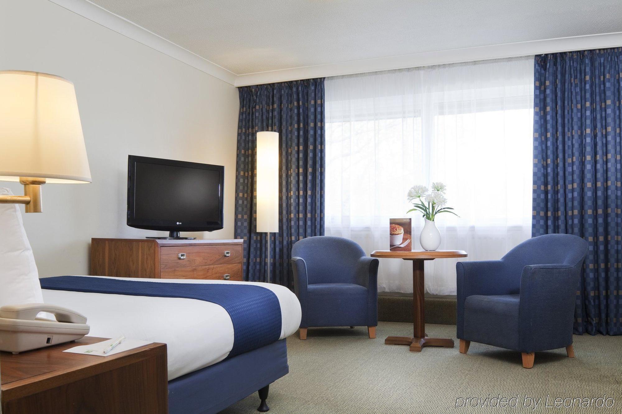 Holiday Inn London Brent Cross, An Ihg Hotel Exterior foto