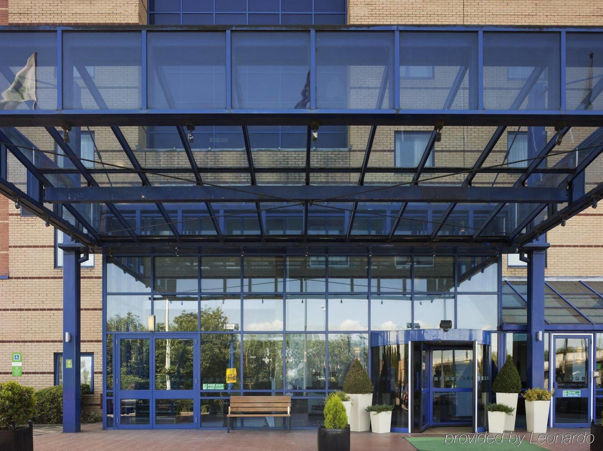 Holiday Inn London Brent Cross, An Ihg Hotel Exterior foto